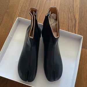 MAISON MARGIELA Black Tabi Boots